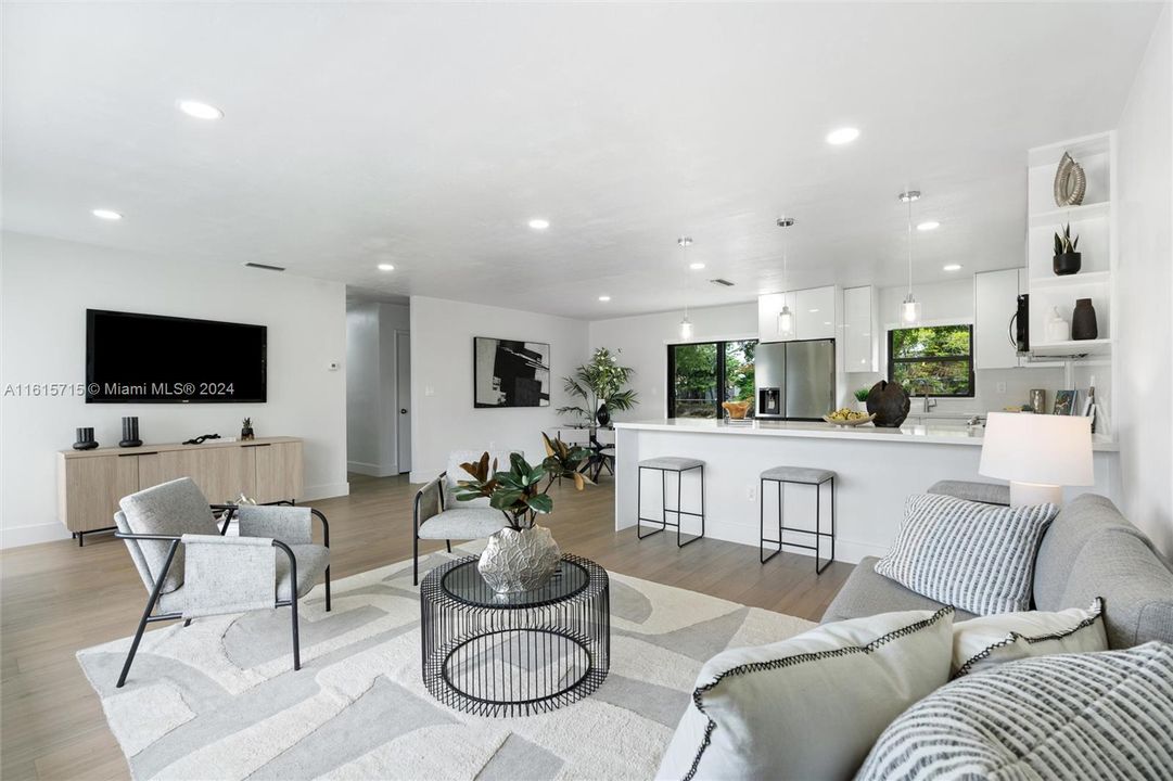 Active With Contract: $695,000 (3 beds, 2 baths, 1296 Square Feet)