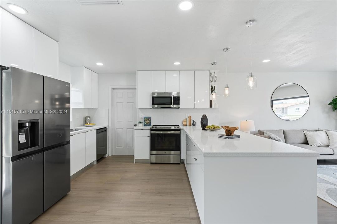 Active With Contract: $695,000 (3 beds, 2 baths, 1296 Square Feet)