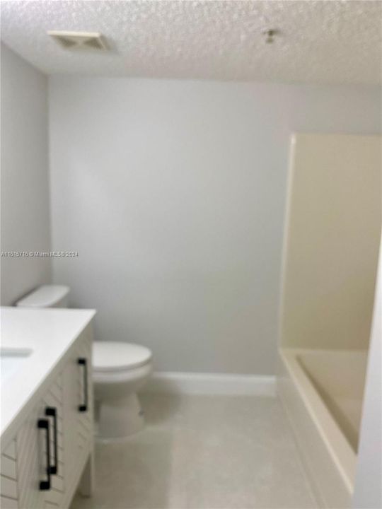 For Sale: $175,000 (1 beds, 1 baths, 615 Square Feet)