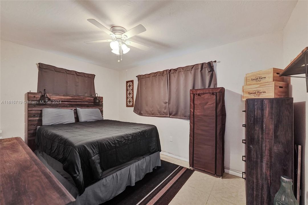 For Sale: $445,000 (3 beds, 1 baths, 1148 Square Feet)