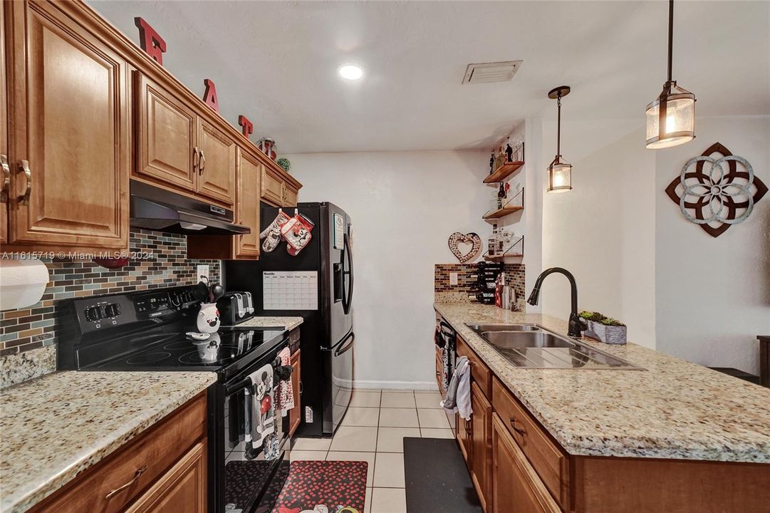 For Sale: $445,000 (3 beds, 1 baths, 1148 Square Feet)