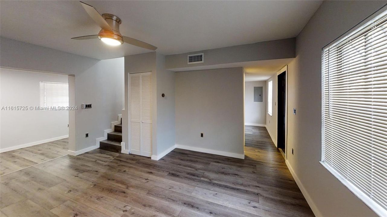 For Rent: $2,900 (3 beds, 1 baths, 1034 Square Feet)