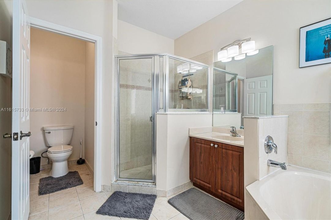 For Sale: $330,000 (2 beds, 2 baths, 1616 Square Feet)