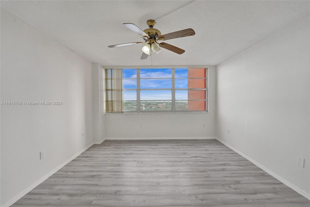 For Rent: $2,350 (2 beds, 2 baths, 1140 Square Feet)