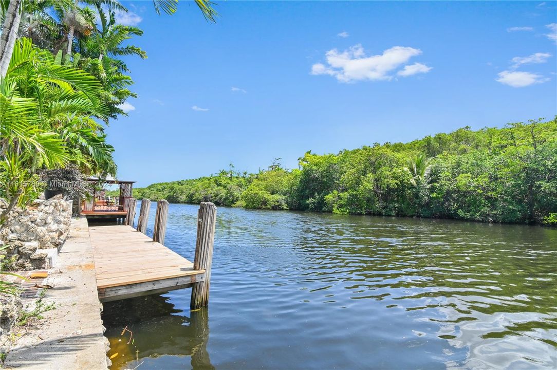 Active With Contract: $1,295,000 (3 beds, 2 baths, 1815 Square Feet)