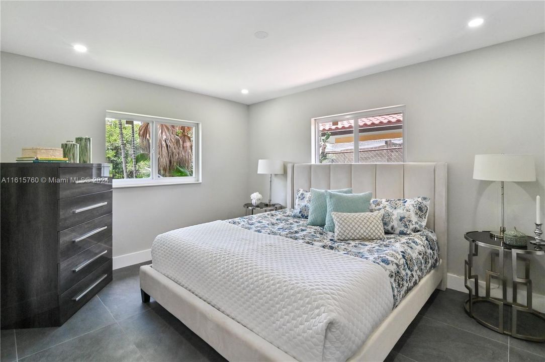 Active With Contract: $1,295,000 (3 beds, 2 baths, 1815 Square Feet)