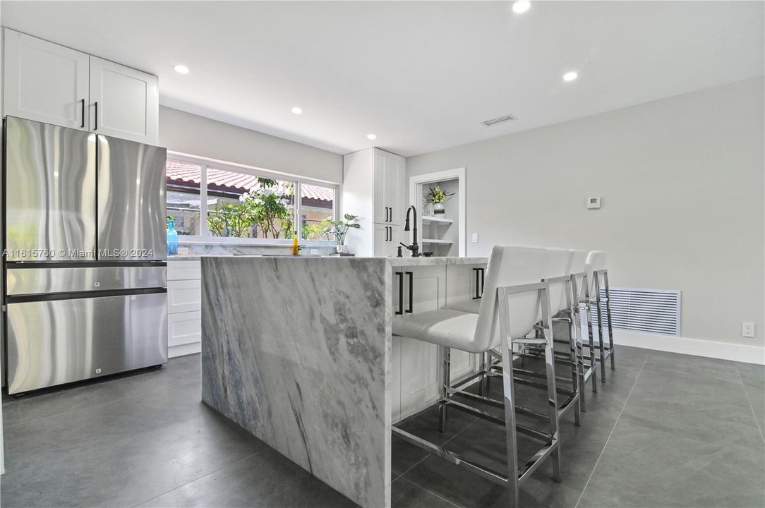 Active With Contract: $1,295,000 (3 beds, 2 baths, 1815 Square Feet)