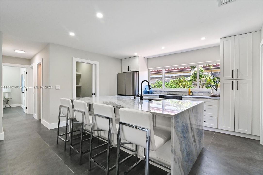 Active With Contract: $1,295,000 (3 beds, 2 baths, 1815 Square Feet)