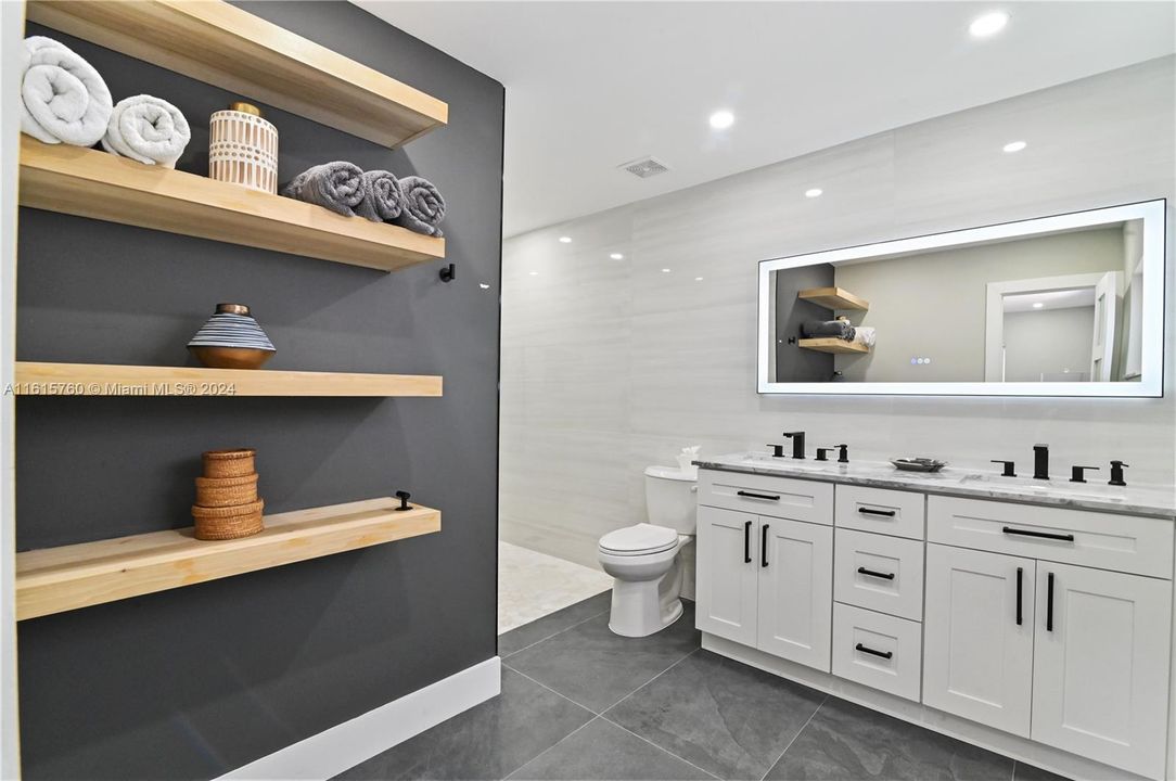 Active With Contract: $1,295,000 (3 beds, 2 baths, 1815 Square Feet)