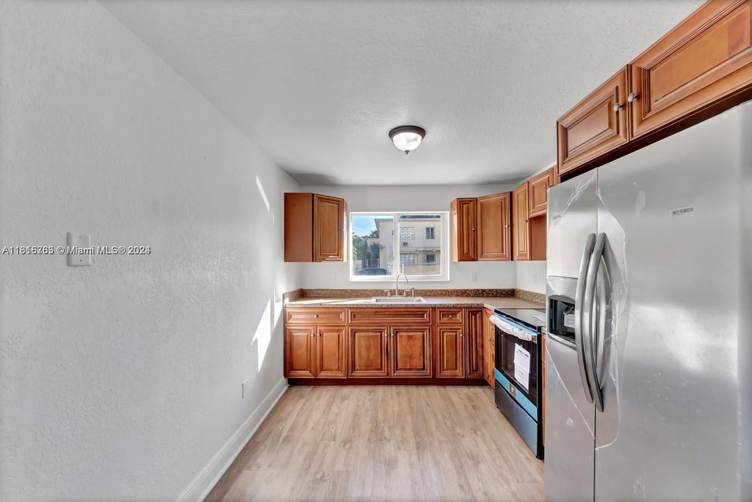 For Rent: $2,300 (2 beds, 1 baths, 2620 Square Feet)