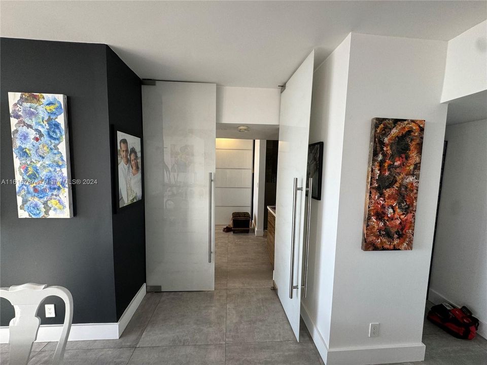 En Venta: $550,000 (1 camas, 1 baños, 1077 Pies cuadrados)