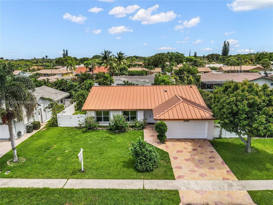 For Sale: $1,108,000 (3 beds, 2 baths, 1860 Square Feet)