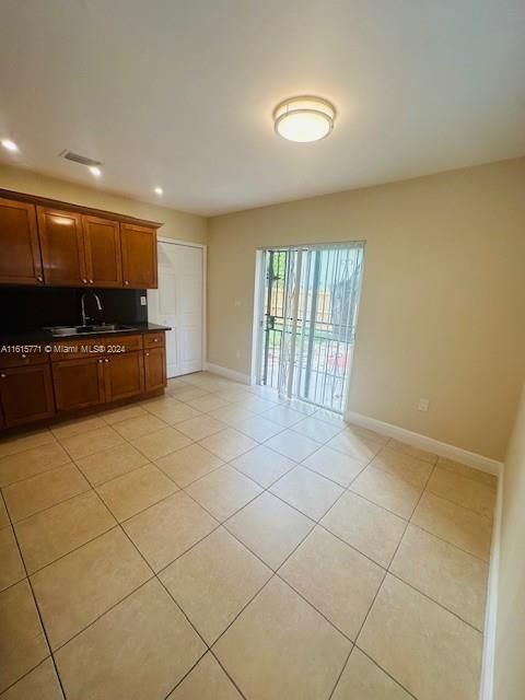 For Rent: $3,200 (3 beds, 2 baths, 1875 Square Feet)