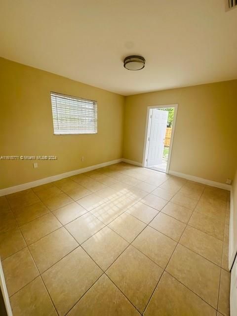 For Rent: $3,200 (3 beds, 2 baths, 1875 Square Feet)