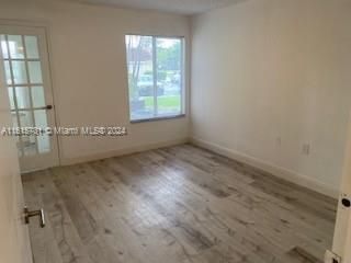 For Rent: $1,900 (1 beds, 1 baths, 743 Square Feet)