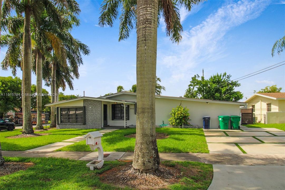 Active With Contract: $675,000 (3 beds, 2 baths, 1503 Square Feet)