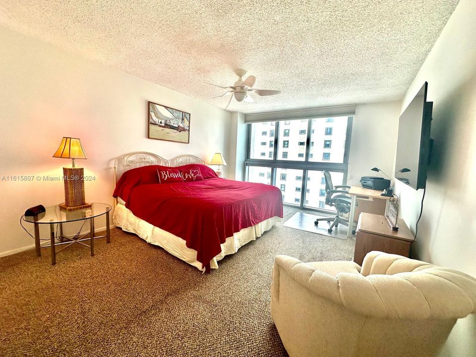 For Sale: $525,000 (1 beds, 1 baths, 1122 Square Feet)