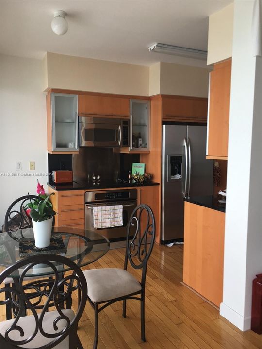 В аренду: $4,950 (1 спален, 2 ванн, 1151 Квадратных фут)