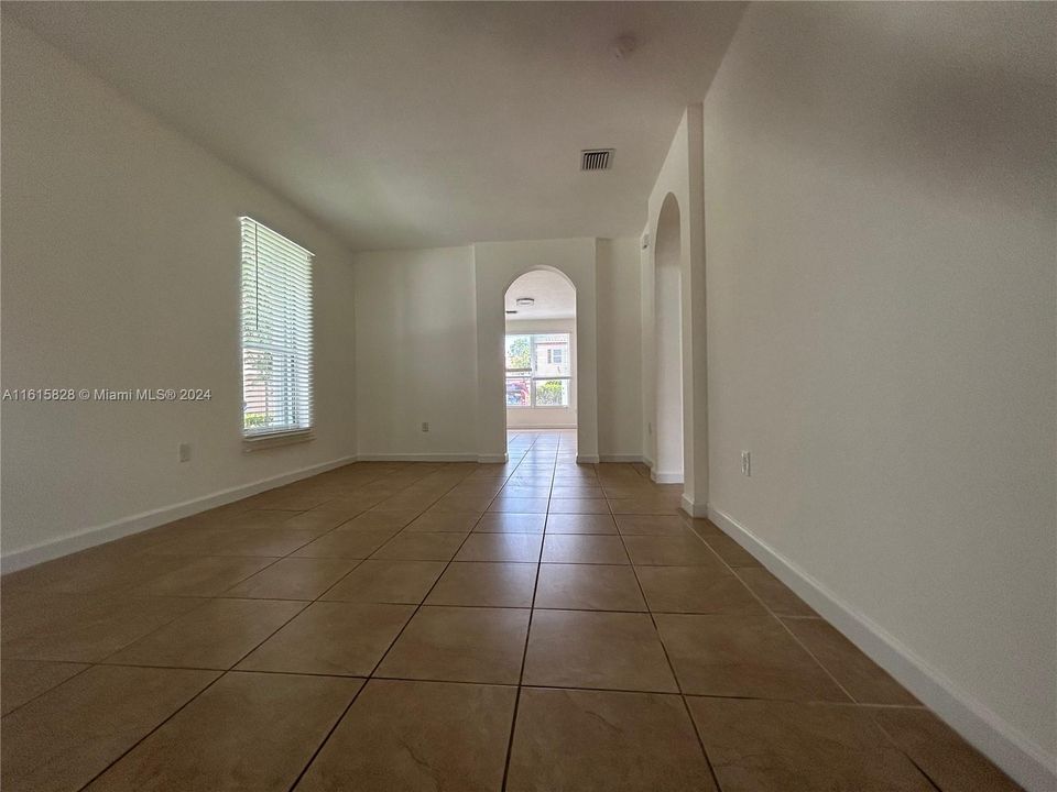 For Rent: $3,500 (4 beds, 3 baths, 1930 Square Feet)