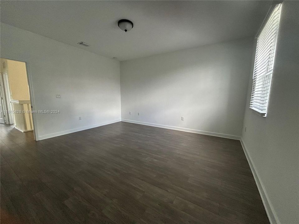 For Rent: $3,500 (4 beds, 3 baths, 1930 Square Feet)