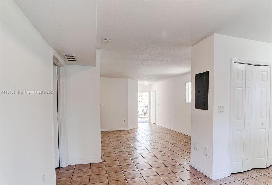 For Rent: $2,300 (3 beds, 2 baths, 1196 Square Feet)