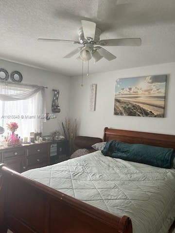 For Rent: $2,300 (3 beds, 2 baths, 1196 Square Feet)