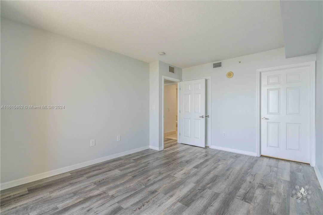 For Rent: $2,600 (2 beds, 2 baths, 893 Square Feet)