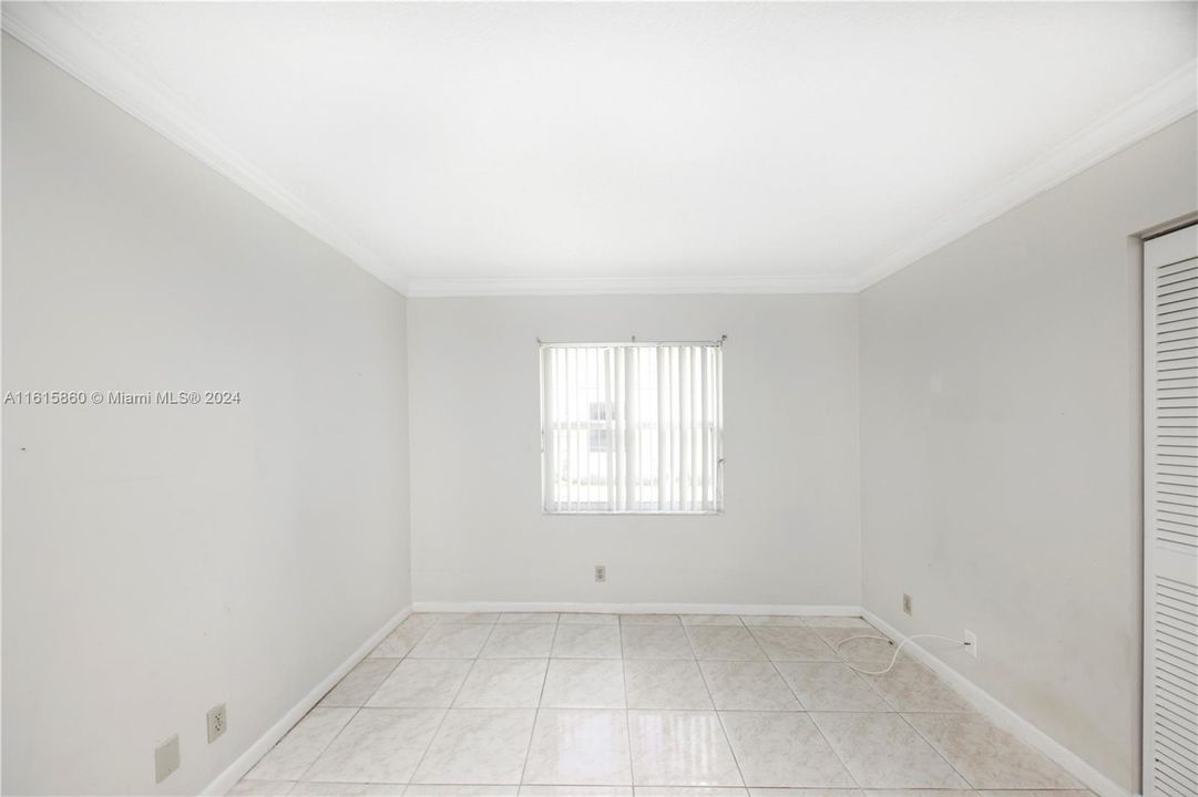 For Rent: $3,200 (3 beds, 2 baths, 1298 Square Feet)