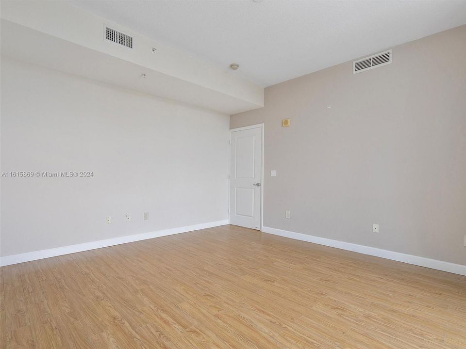 For Rent: $3,500 (2 beds, 2 baths, 1330 Square Feet)