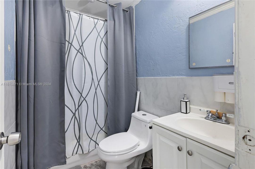 For Sale: $265,000 (3 beds, 1 baths, 1008 Square Feet)