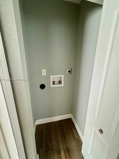 For Rent: $2,650 (2 beds, 1 baths, 1130 Square Feet)