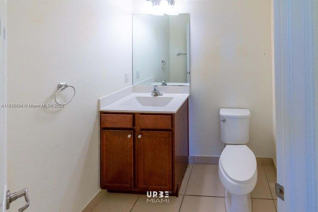 出租: $3,350 (3 贝兹, 2 浴室, 1280 平方英尺)