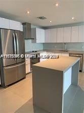 For Rent: $2,650 (1 beds, 1 baths, 754 Square Feet)