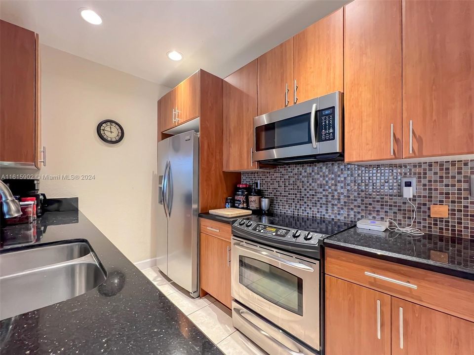 For Rent: $2,800 (2 beds, 2 baths, 1678 Square Feet)