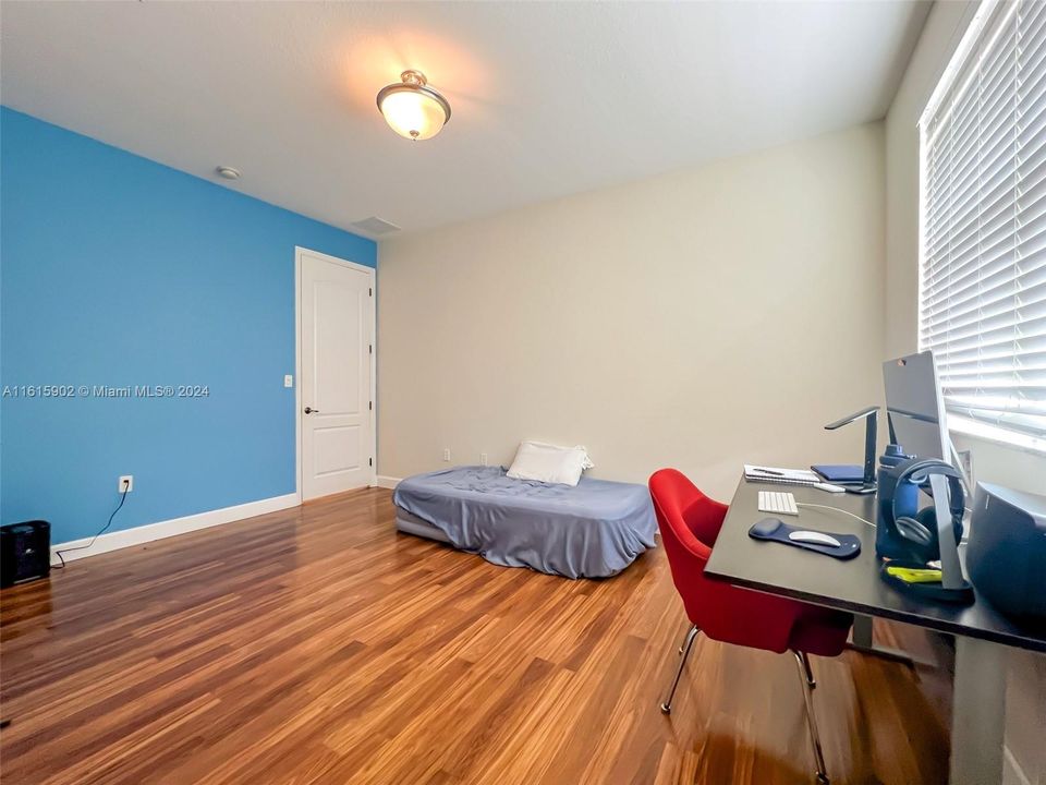 For Rent: $2,800 (2 beds, 2 baths, 1678 Square Feet)