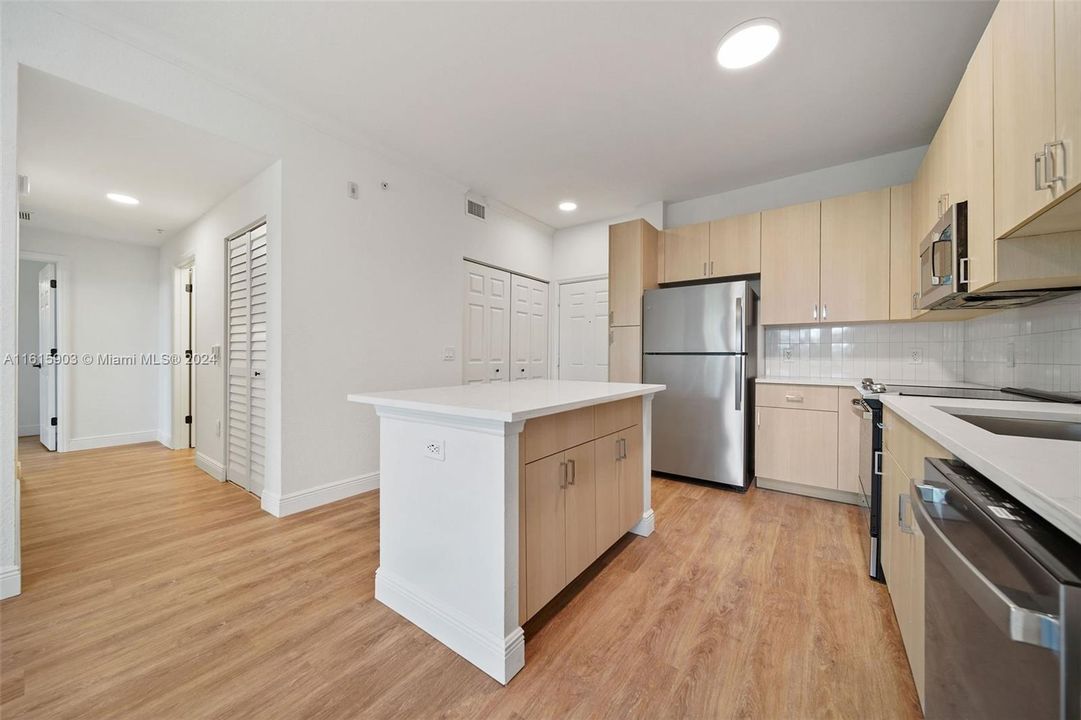 For Rent: $2,503 (2 beds, 2 baths, 1059 Square Feet)