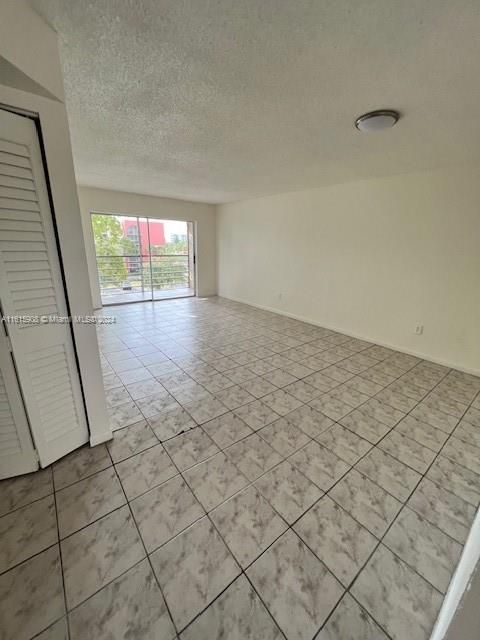 For Rent: $1,750 (2 beds, 2 baths, 959 Square Feet)