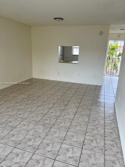 For Rent: $1,750 (2 beds, 2 baths, 959 Square Feet)