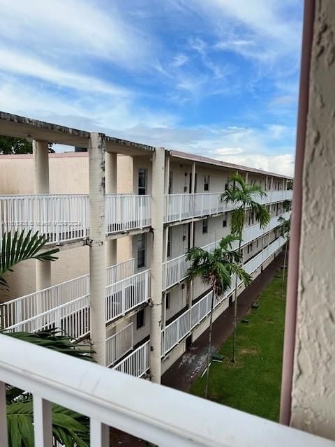 For Rent: $1,750 (2 beds, 2 baths, 959 Square Feet)