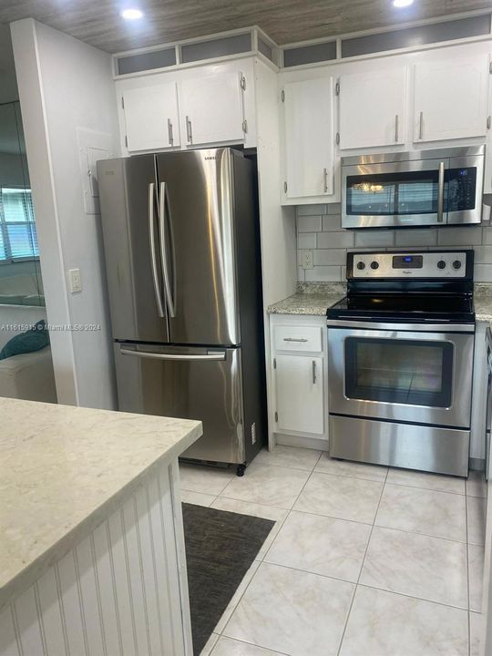 Recently Rented: $1,600 (1 beds, 1 baths, 720 Square Feet)