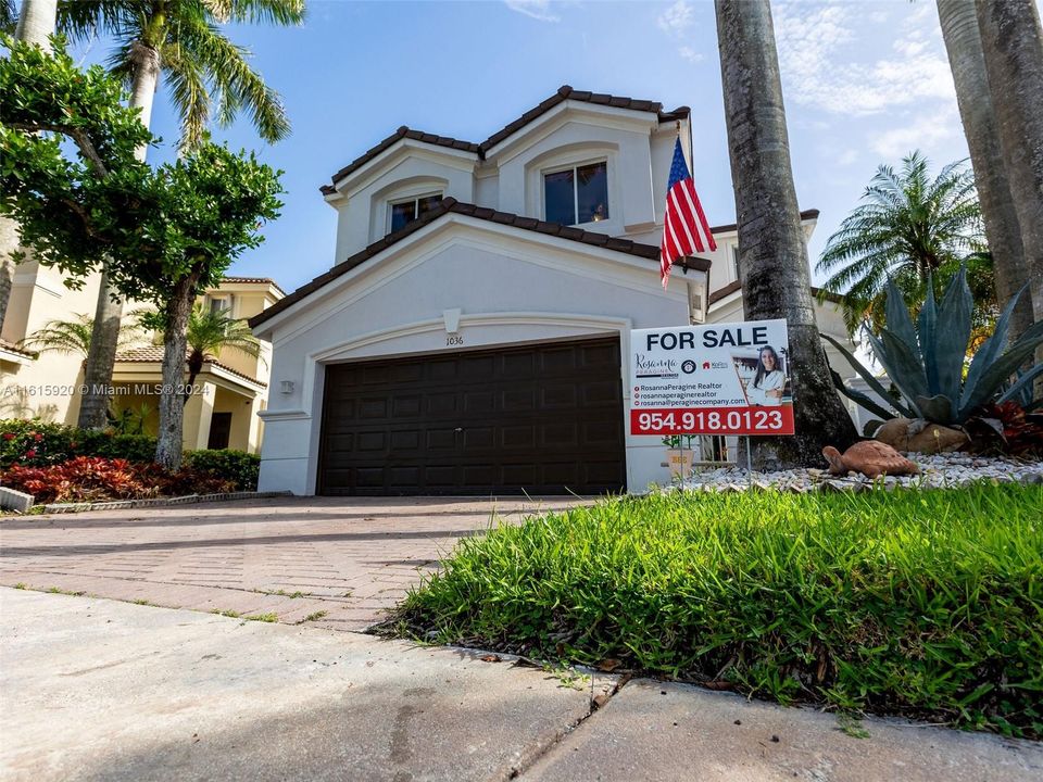 For Sale: $1,185,000 (4 beds, 2 baths, 2044 Square Feet)