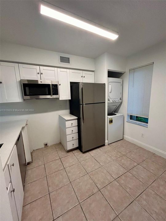 For Rent: $2,250 (2 beds, 2 baths, 1044 Square Feet)
