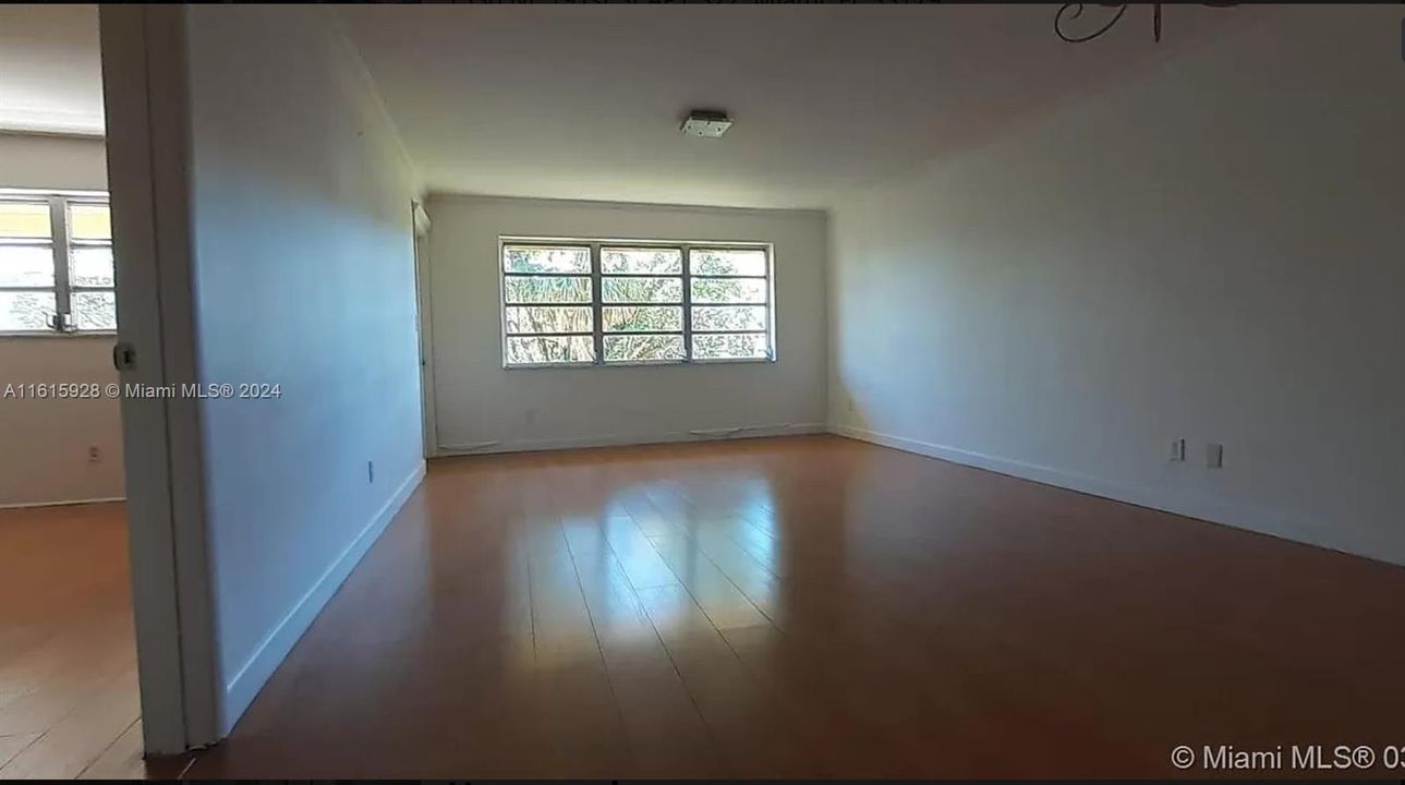 For Rent: $1,699 (1 beds, 1 baths, 954 Square Feet)