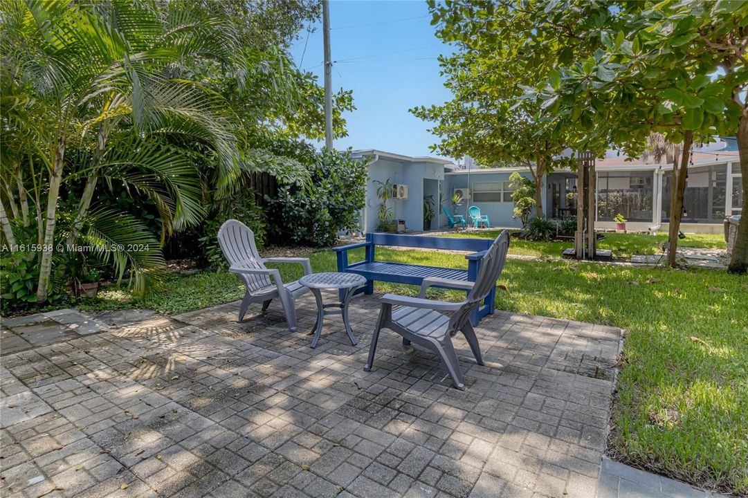 For Sale: $710,000 (4 beds, 3 baths, 1679 Square Feet)