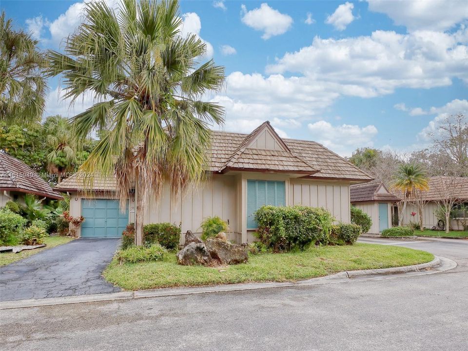 For Sale: $499,000 (3 beds, 2 baths, 1317 Square Feet)