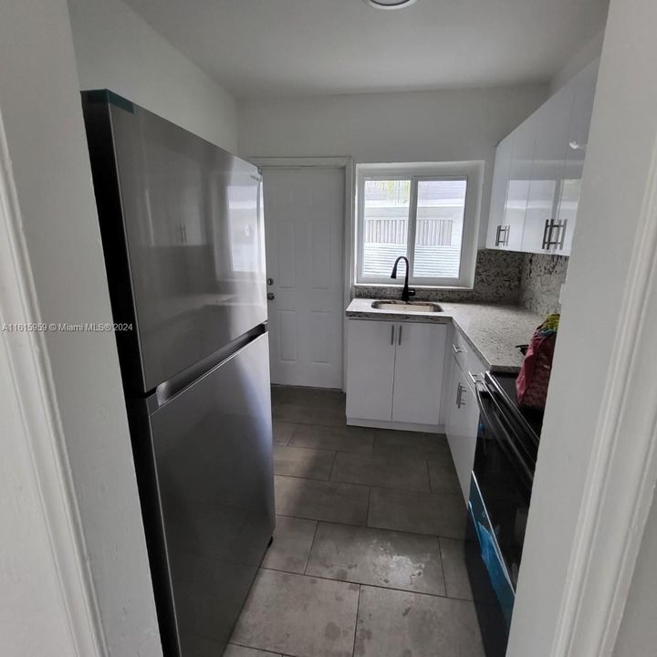 For Rent: $2,300 (1 beds, 1 baths, 1248 Square Feet)