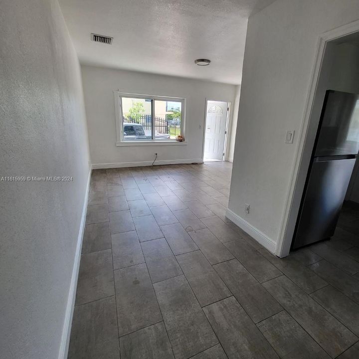 For Rent: $2,300 (1 beds, 1 baths, 1248 Square Feet)