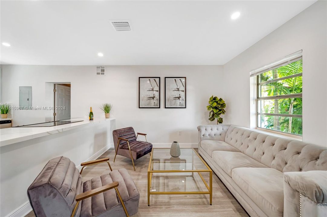 For Sale: $1,285,000 (4 beds, 2 baths, 1540 Square Feet)