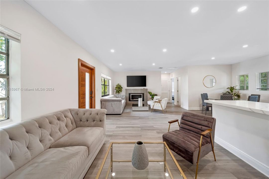 For Sale: $1,285,000 (4 beds, 2 baths, 1540 Square Feet)