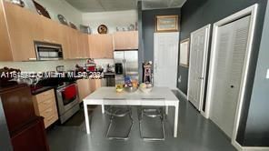 For Rent: $2,500 (2 beds, 2 baths, 1017 Square Feet)